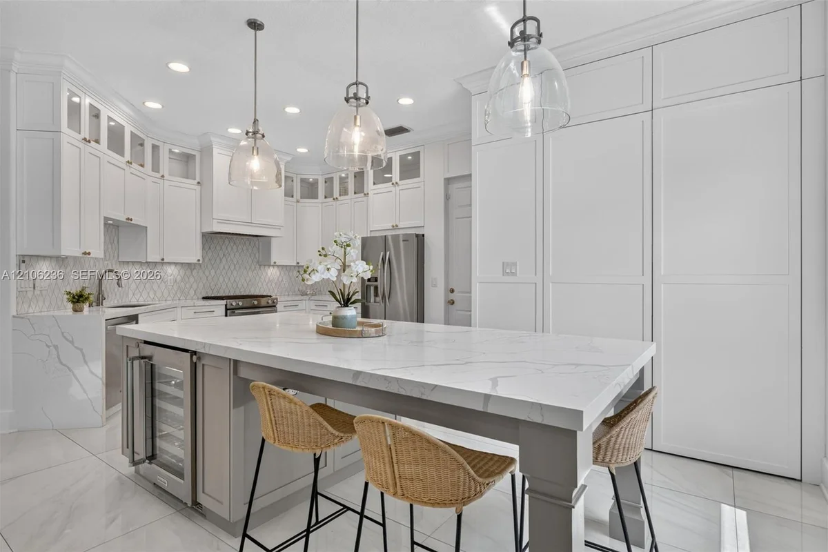 14940 NW 89th Ave, Miami Lakes: photo 1 of 30