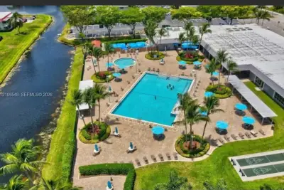 Condo in Delray Beach: photo 1 of 11