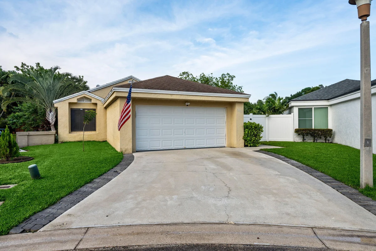 3331 NW 22nd Pl, Coconut Creek: photo 1 of 53