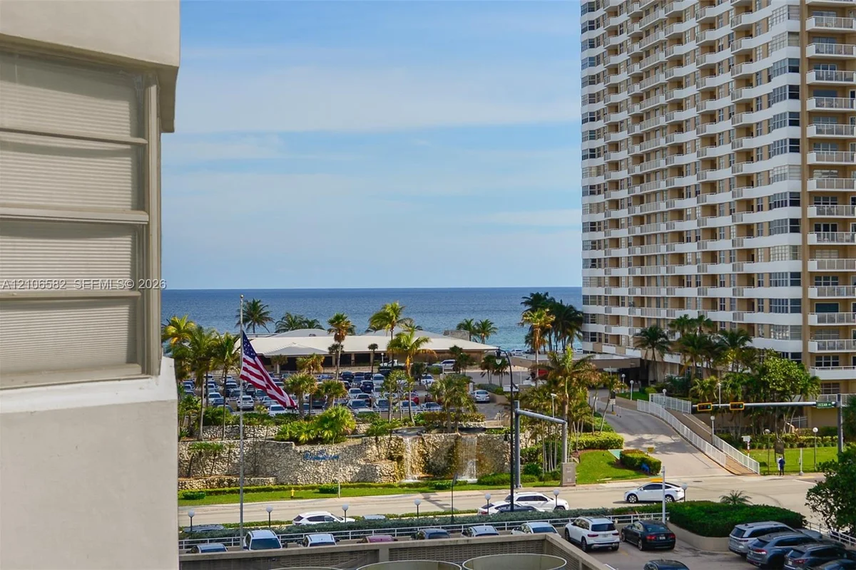 1965 S Ocean Dr #4C, Hallandale Beach: photo 1 of 8