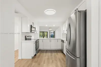 7547 Fairfax Dr #210, Tamarac: photo 1 of 29
