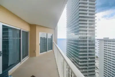 1980 S Ocean Dr #PHA, Hallandale Beach: photo 1 of 34