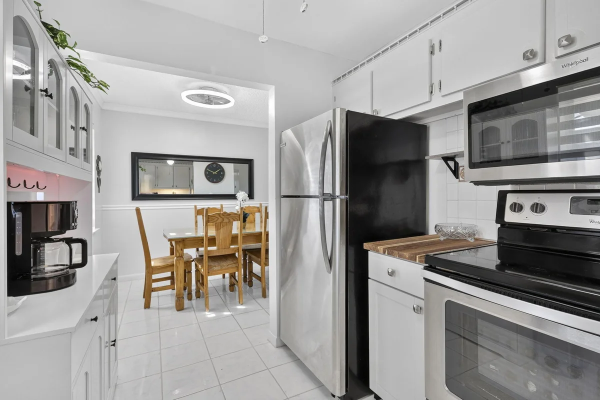 324 Chatham P, West Palm Beach: photo 1 of 69