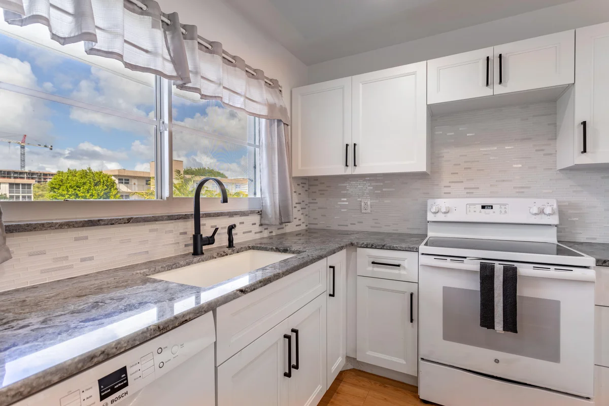 2012 S Federal Hwy #301, Boynton Beach: photo 1 of 29