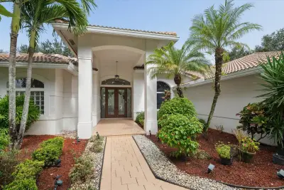 8409 NW 62nd Pl, Parkland: photo 1 of 30