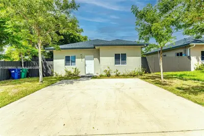 7930 NW 14th Ave, Miami: photo 1 of 15