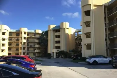 6575 W Oakland Park Blvd #208, Lauderhill: photo 1 of 7