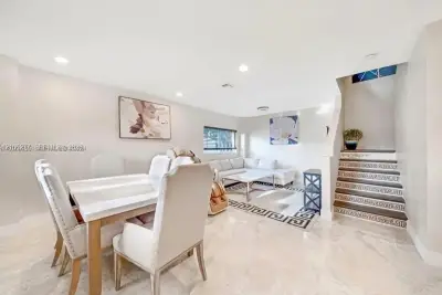 615 NW 10th Ter #1, Fort Lauderdale: photo 1 of 15