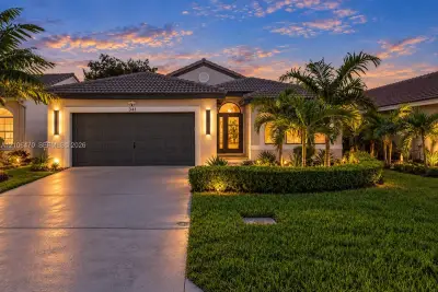 341 SW 182nd Way, Pembroke Pines: photo 1 of 41