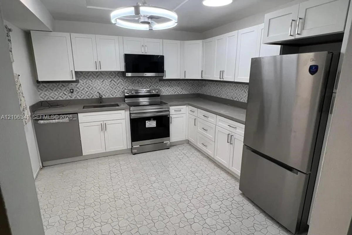 120 SW 96th Ter #103, Plantation: photo 1 of 7
