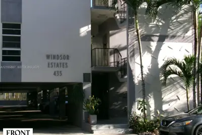 435 NE 121st St #206, North Miami: photo 1 of 8