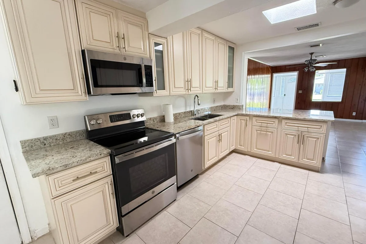 2877 Seminole Rd, Palm Springs: photo 1 of 13