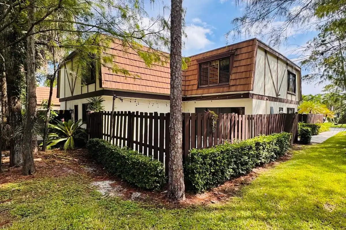 142 Weybridge Cir #C, Royal Palm Beach: photo 1 of 1