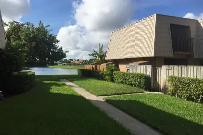 5214 52nd Way, West Palm Beach: photo 1 of 31