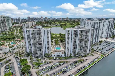 3701 N Country Club Dr #907, Aventura: photo 1 of 22