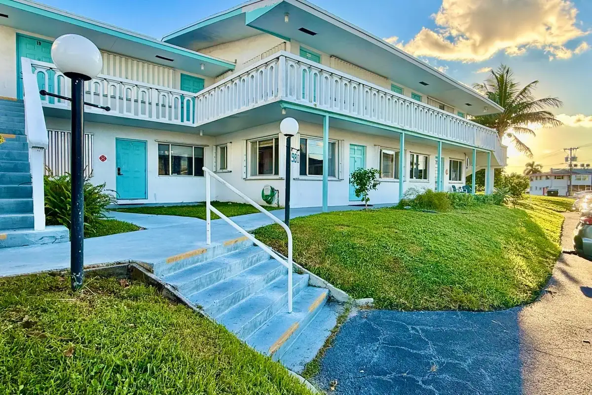 1980 Sunset Ave #9, Lake Worth: photo 1 of 18