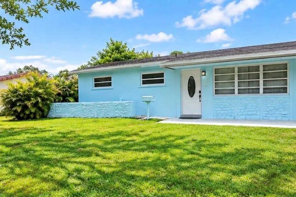 13820 SW 73rd St, Miami: photo 1 of 2