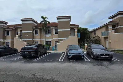 6466 SW 130th Pl #902, Miami: photo 1 of 37
