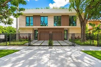 3171 Matilda St, Miami: photo 1 of 24