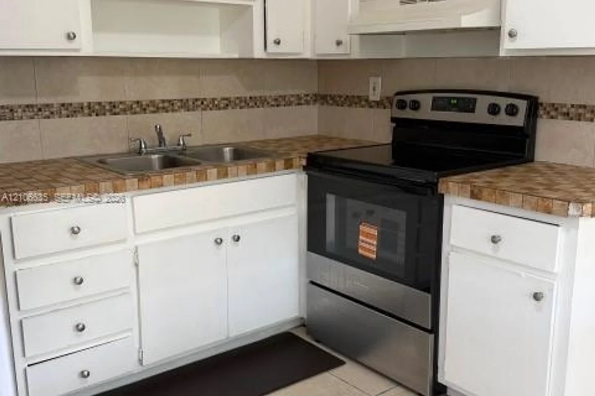 5701 SW 27th St #1, West Park: photo 1 of 12