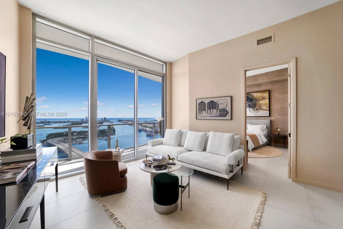 1400 Biscayne Blvd #4902, Miami: photo 1 of 38