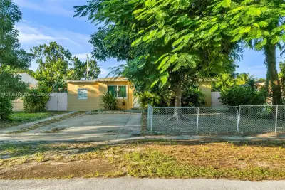 1431 NE 156th Ter, North Miami Beach: photo 1 of 41