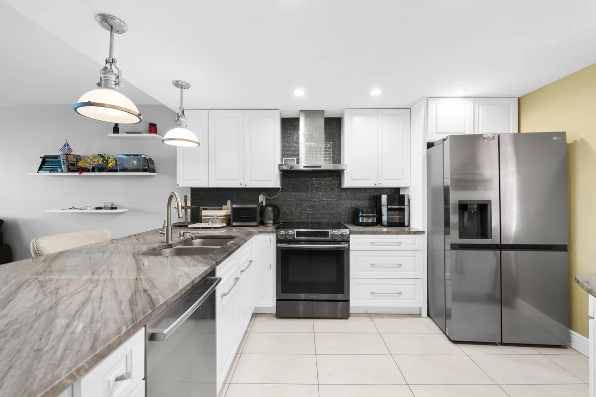 2901 S Palm Aire Dr #402, Pompano Beach: photo 1 of 23