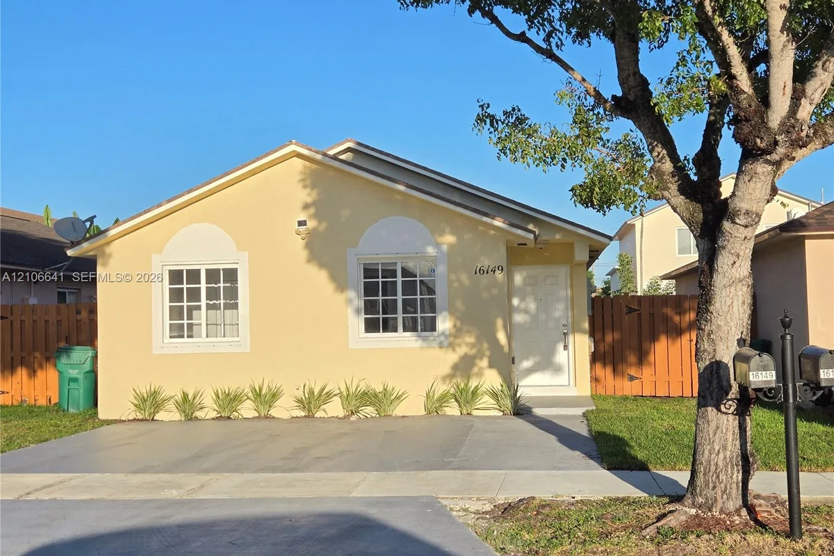 16149 SW 139th Ave, Miami: photo 1 of 6