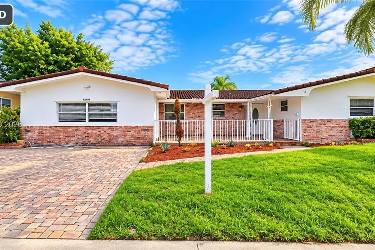 2827 Arthur St, Hollywood: photo 1 of 14