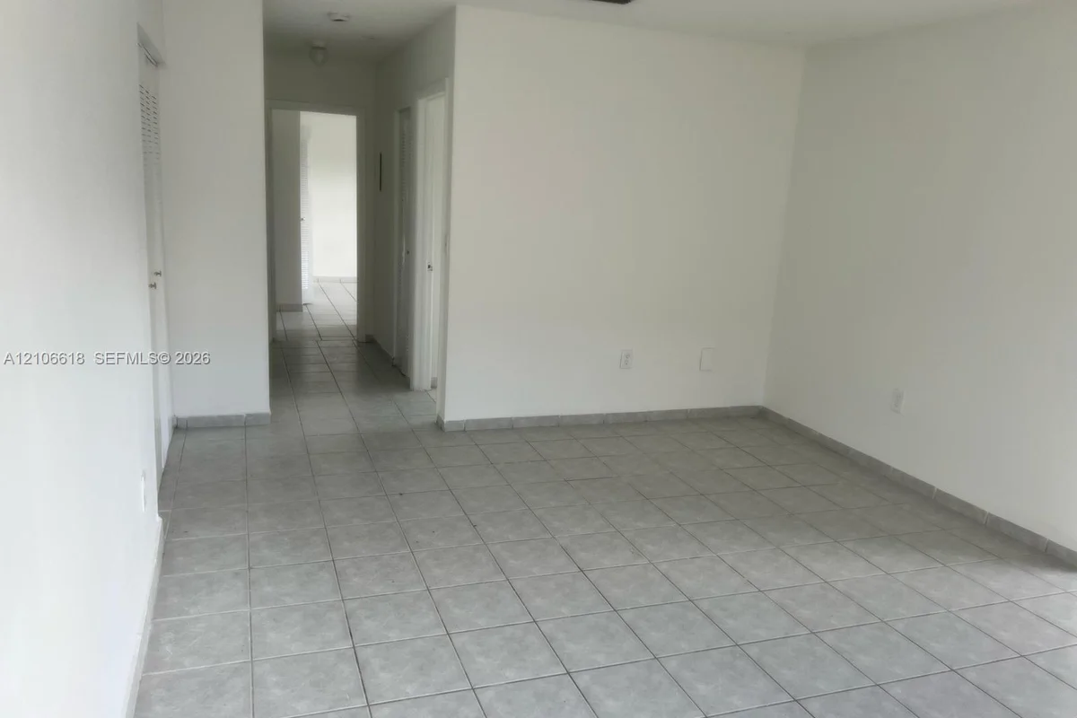 15485 SW 80th St #202-13, Miami: photo 1 of 3