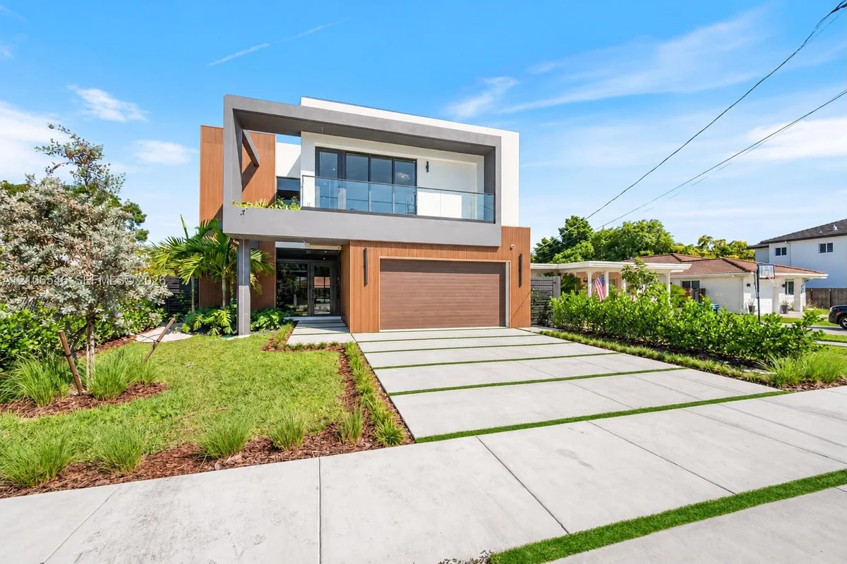 6335 SW 34th St, Miami: photo 1 of 26
