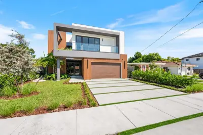 6335 SW 34th St, Miami: photo 1 of 26