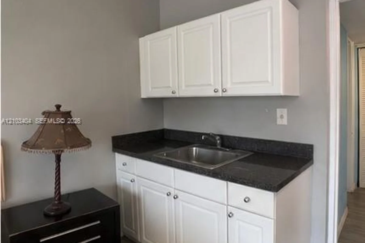 26 Diplomat Pkwy #2342, Hallandale Beach: photo 1 of 8