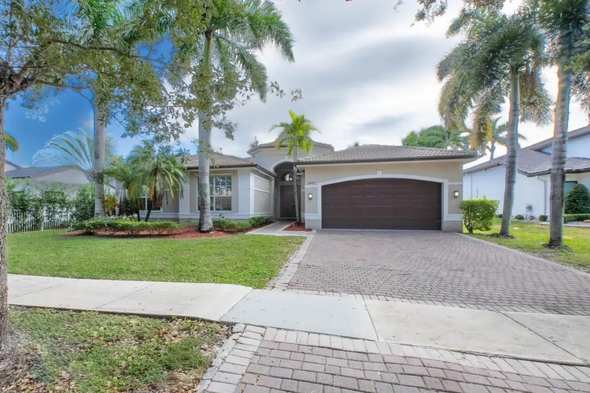 5207 SW 195th Ter, Miramar: photo 1 of 8