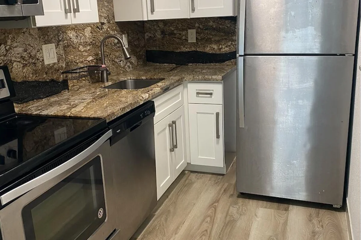 1001 NW 45th St #5, Deerfield Beach: photo 1 of 8