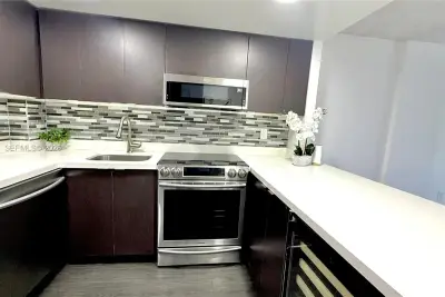 16950 W Dixie Hwy #330, North Miami Beach: photo 1 of 29
