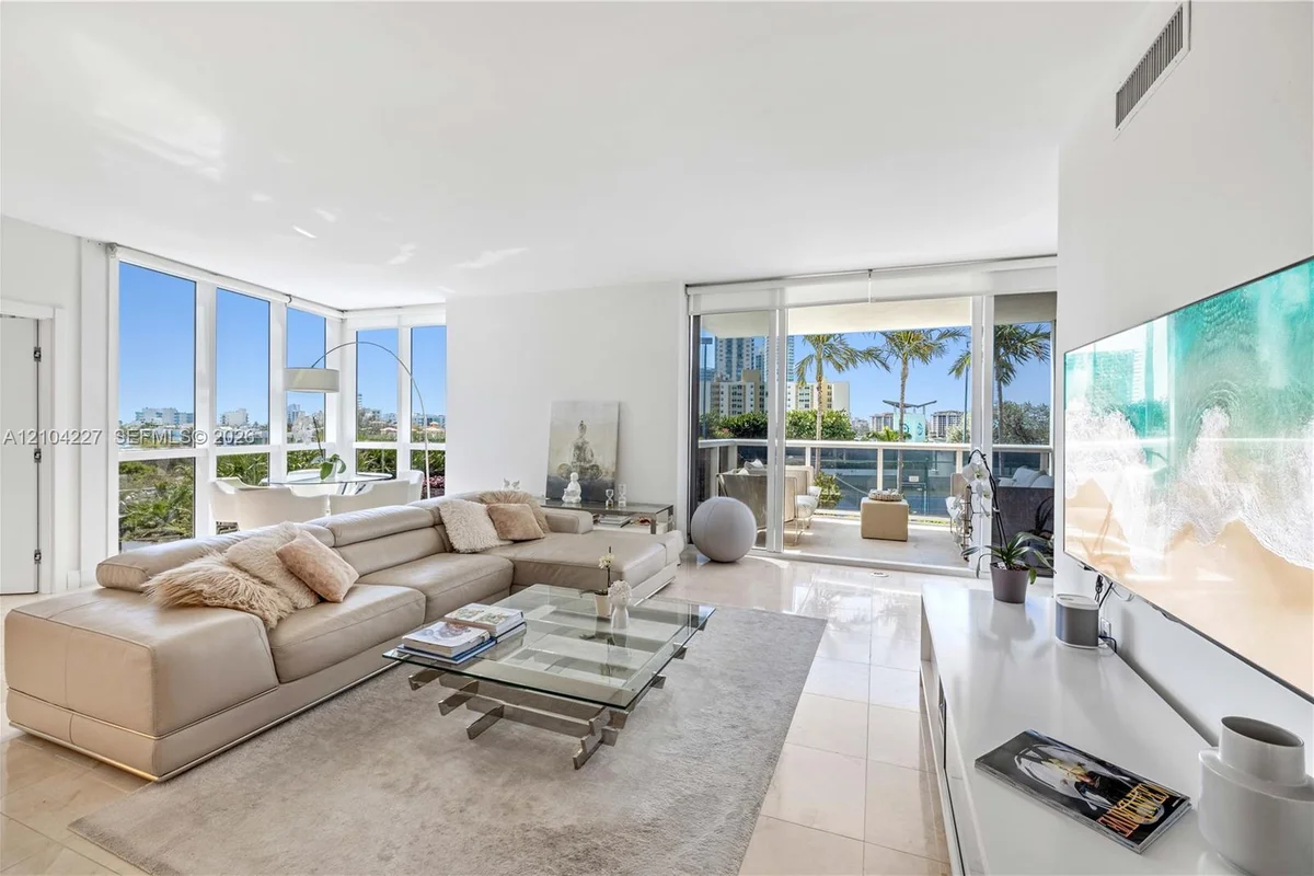 400 Alton Rd #610, Miami Beach: photo 1 of 23