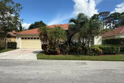 3031 Casa Rio Ct, Riviera Beach: photo 1 of 1