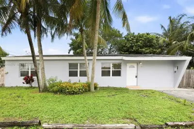 7060 Hood St, Hollywood: photo 1 of 17