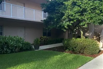 4280 Oaks Ter #101, Pompano Beach: photo 1 of 27