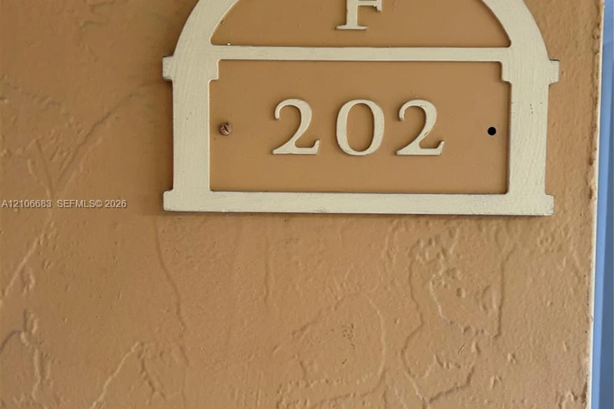 18111 NW 68th Ave #F202, Hialeah: photo 1 of 31