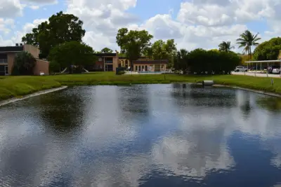6100 Forest Hill Blvd #201, West Palm Beach: photo 1 of 28