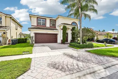 15156 Newquay Ct, Wellington: photo 1 of 55