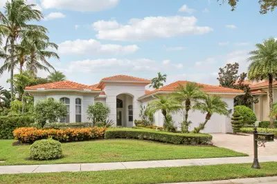 705 Cote Azur Dr, Palm Beach Gardens: photo 1 of 44