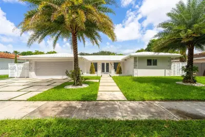 6951 S Miami Lakeway S, Miami Lakes: photo 1 of 36