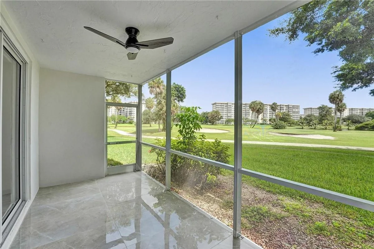 3900 Oaks Clubhouse Dr #107, Pompano Beach: photo 1 of 45