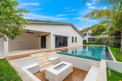 14412 Rosewood Rd, Miami Lakes: photo 1 of 59