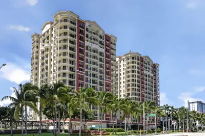 2011 N Ocean Blvd #205, Fort Lauderdale: photo 1 of 34