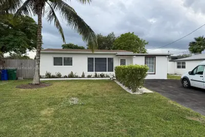6318 NW 24th Ct, Margate: photo 1 of 4