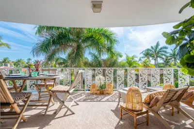 227 Australian #0035, Palm Beach: photo 1 of 16